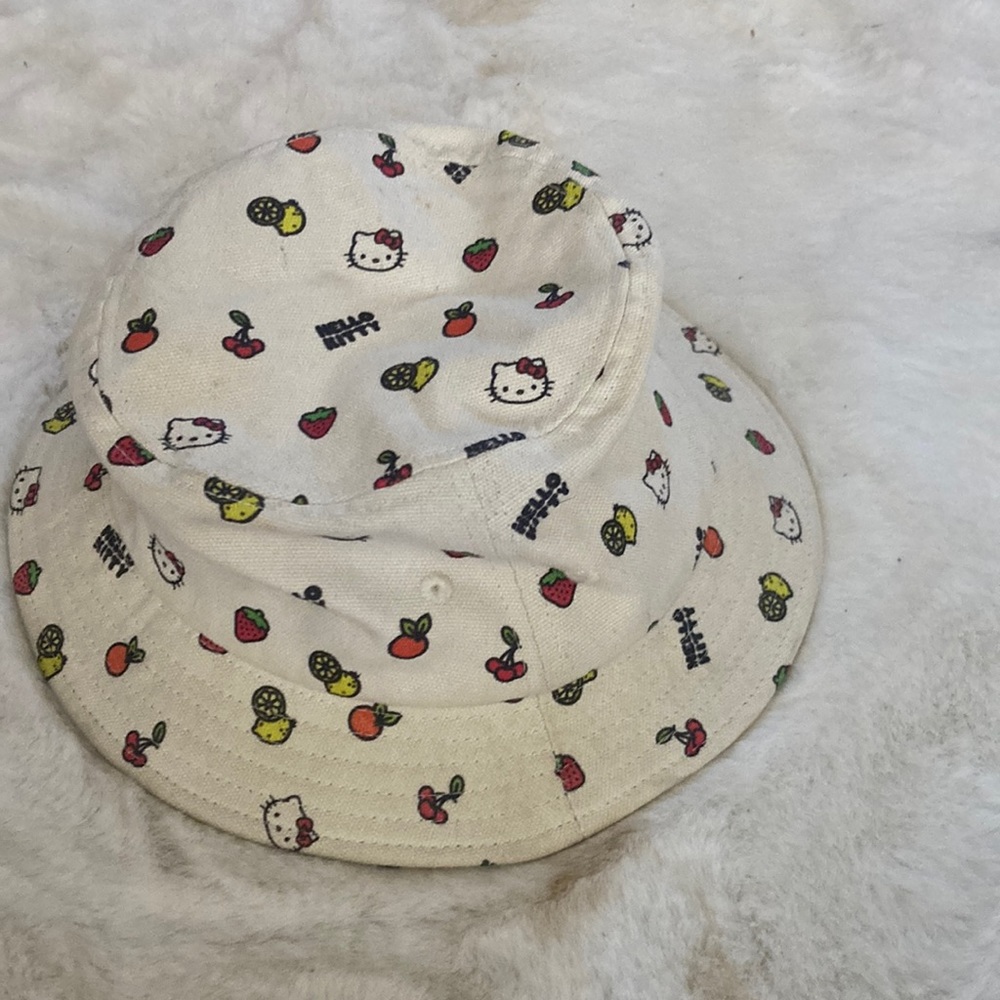 Hello Kitty bucket hat